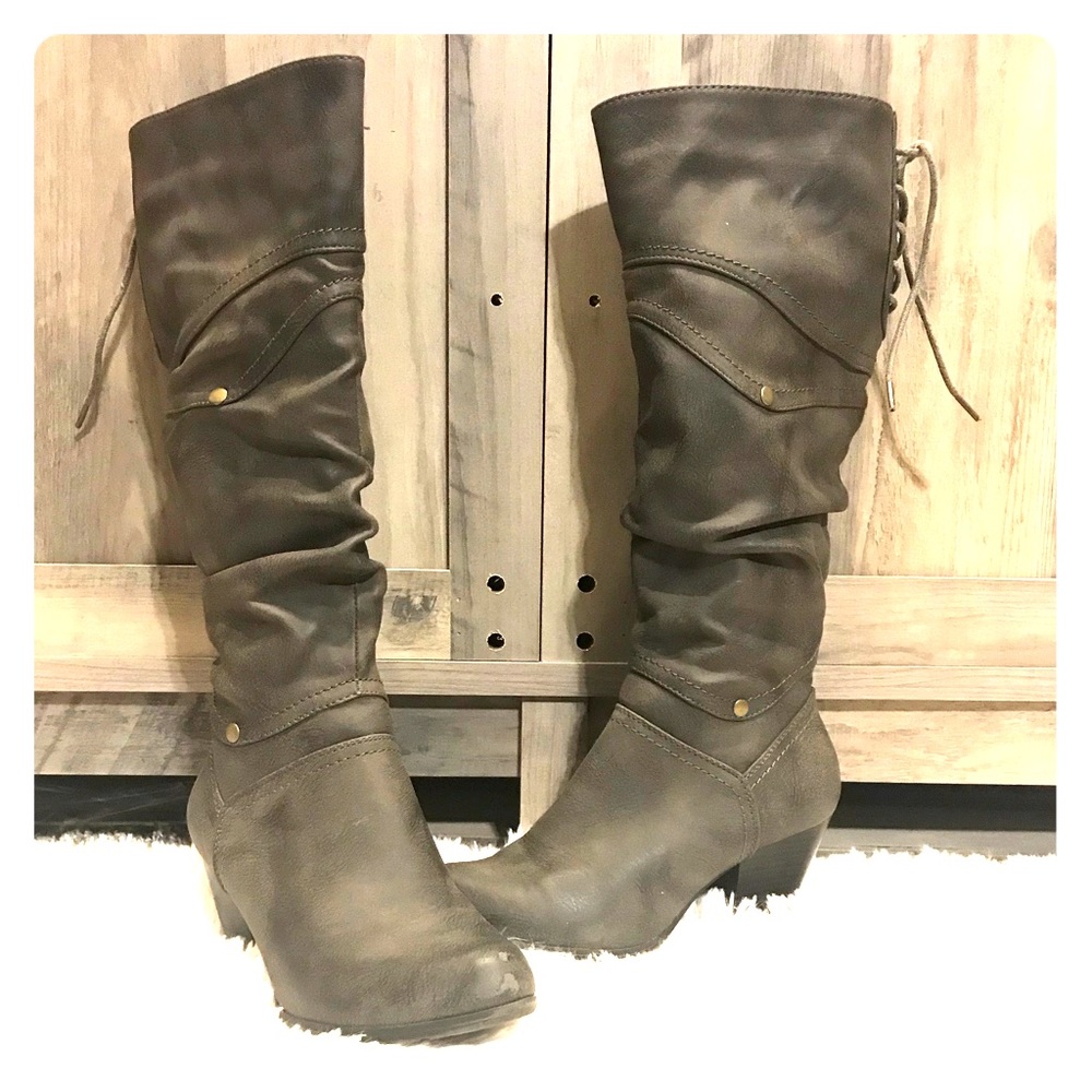 Heeled boots